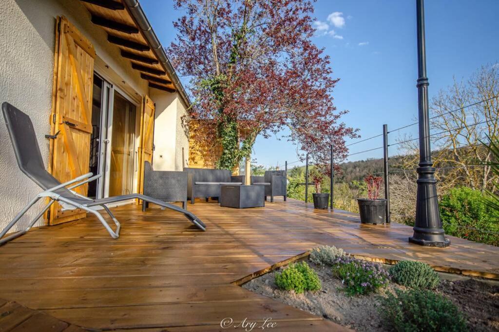 Vila Gite Du Mont Plaisir Chouvigny Exteriér fotografie