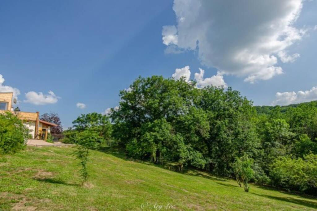 Vila Gite Du Mont Plaisir Chouvigny Exteriér fotografie